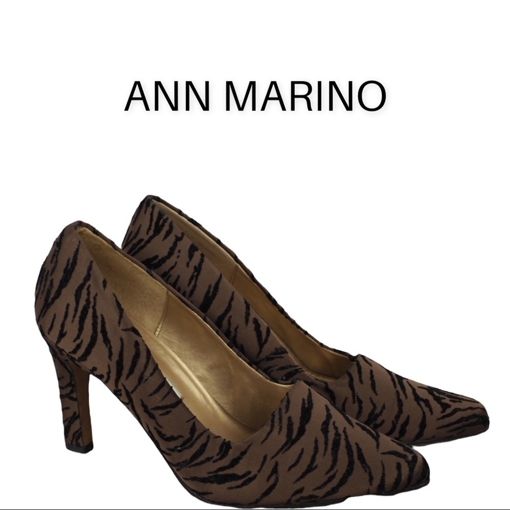 Ann Marino sz 7 zebra pattern satin velvet heels